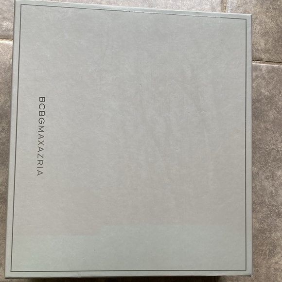 BCBG MaxAzria Bootie Heels Bordeaux, 9 NIB - Picture 7 of 8